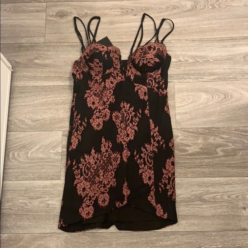 NWT NBD REVOLVE Lace Pink and Black Cahuenga Dress - Picture 2 of 4